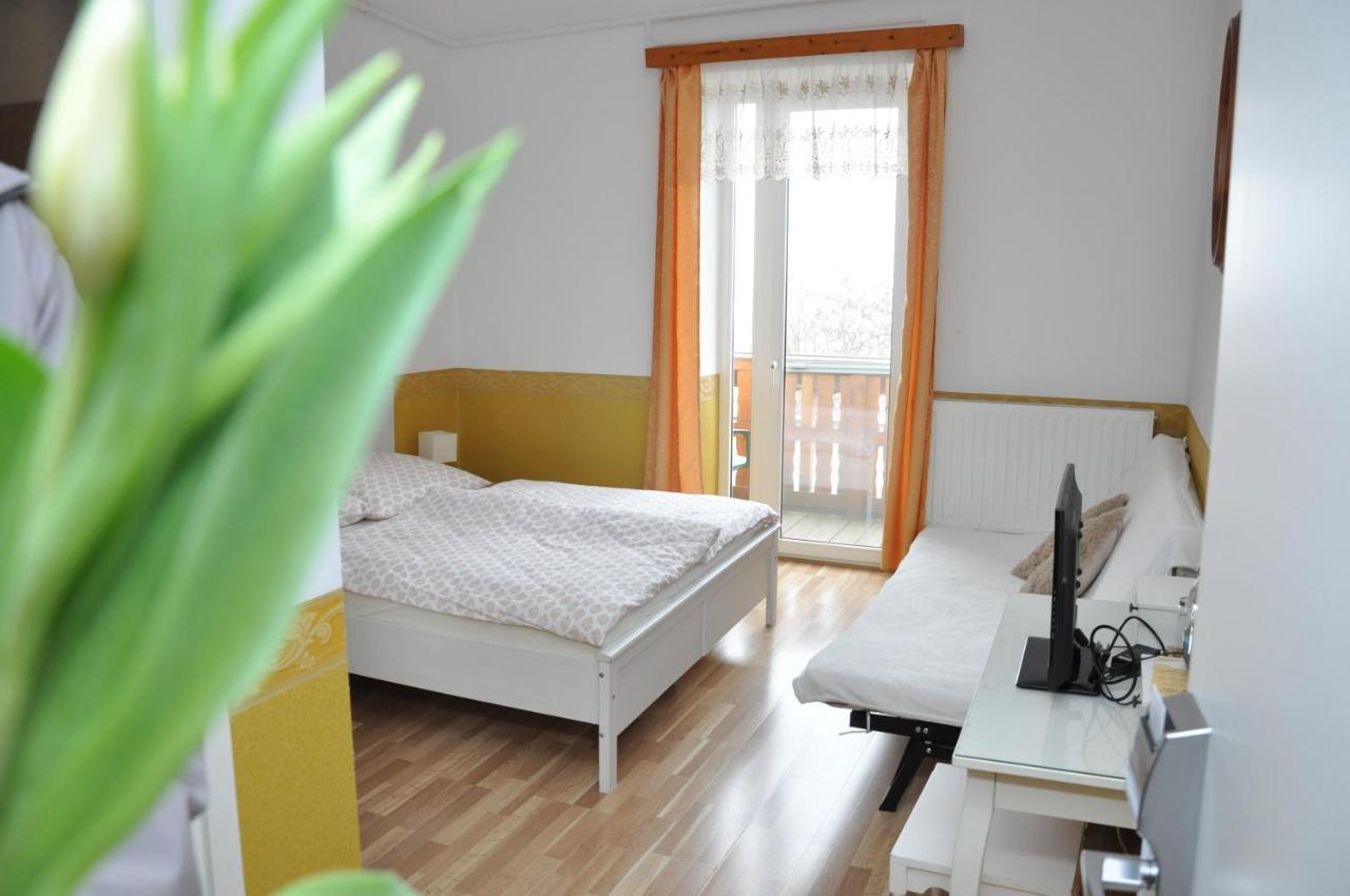 Bed and Breakfast Gloriett Panzio à Fertőboz Extérieur photo