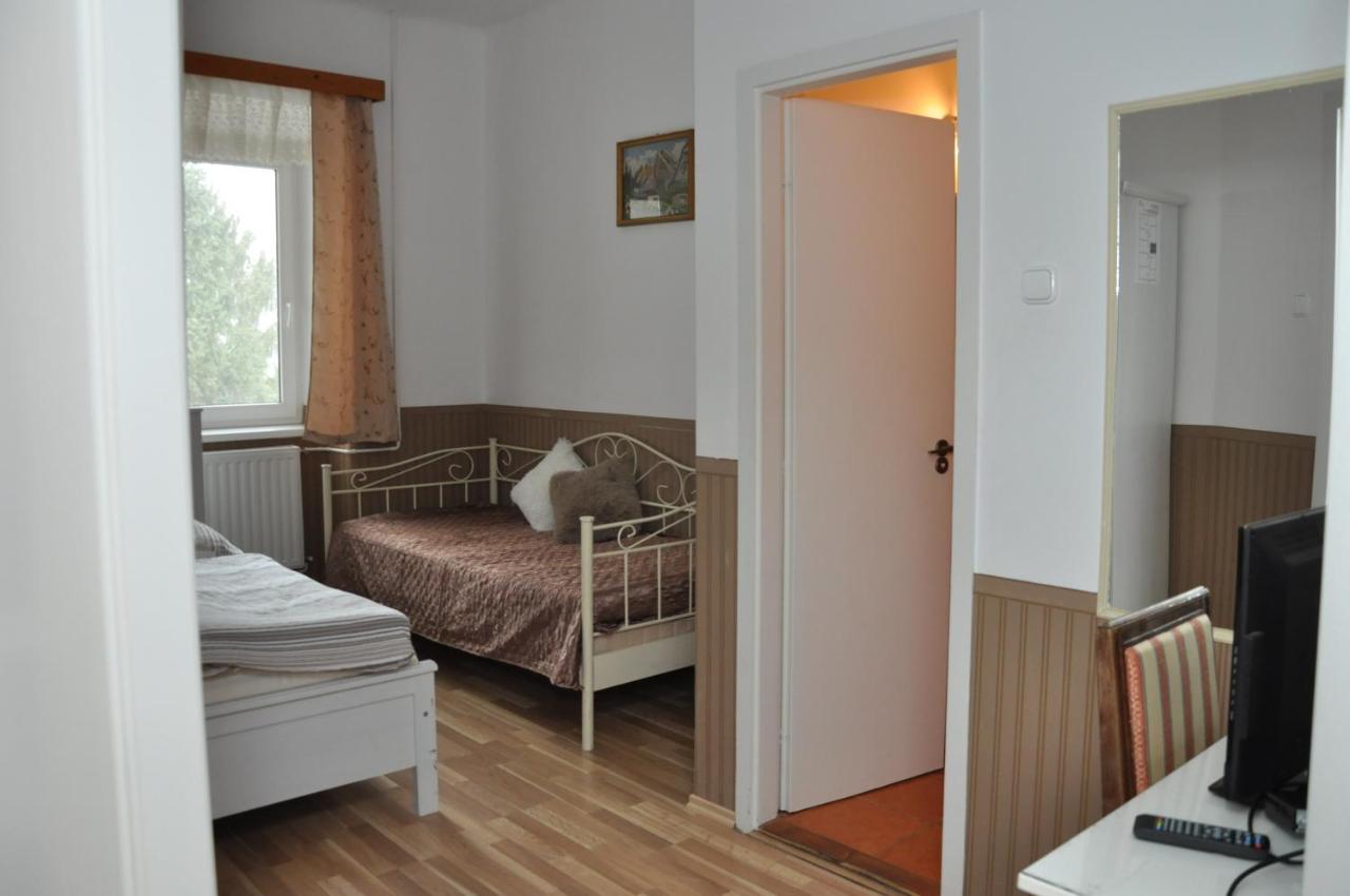 Bed and Breakfast Gloriett Panzio à Fertőboz Extérieur photo