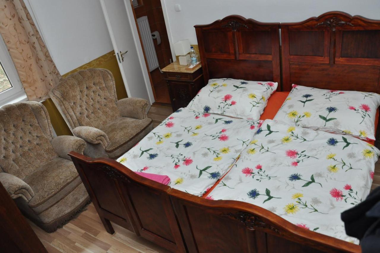 Bed and Breakfast Gloriett Panzio à Fertőboz Extérieur photo