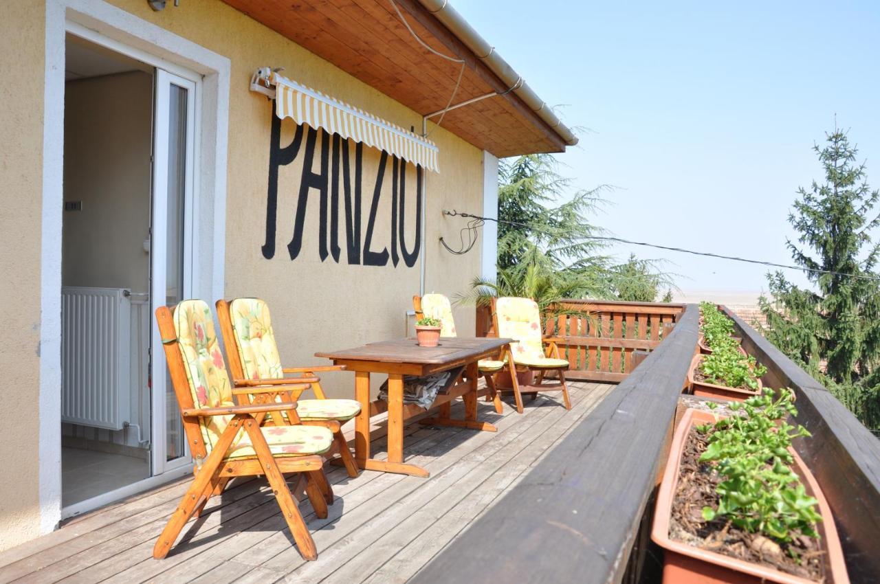 Bed and Breakfast Gloriett Panzio à Fertőboz Extérieur photo