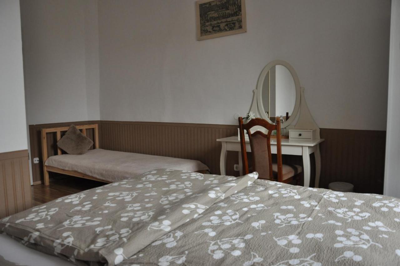 Bed and Breakfast Gloriett Panzio à Fertőboz Extérieur photo