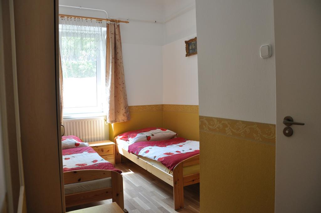 Bed and Breakfast Gloriett Panzio à Fertőboz Chambre photo
